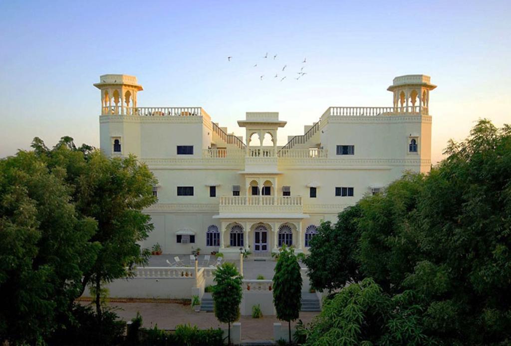 V Resorts Jhalamand Garh Jodhpur Джодхпур Экстерьер фото