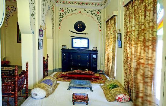 V Resorts Jhalamand Garh Jodhpur Джодхпур Экстерьер фото